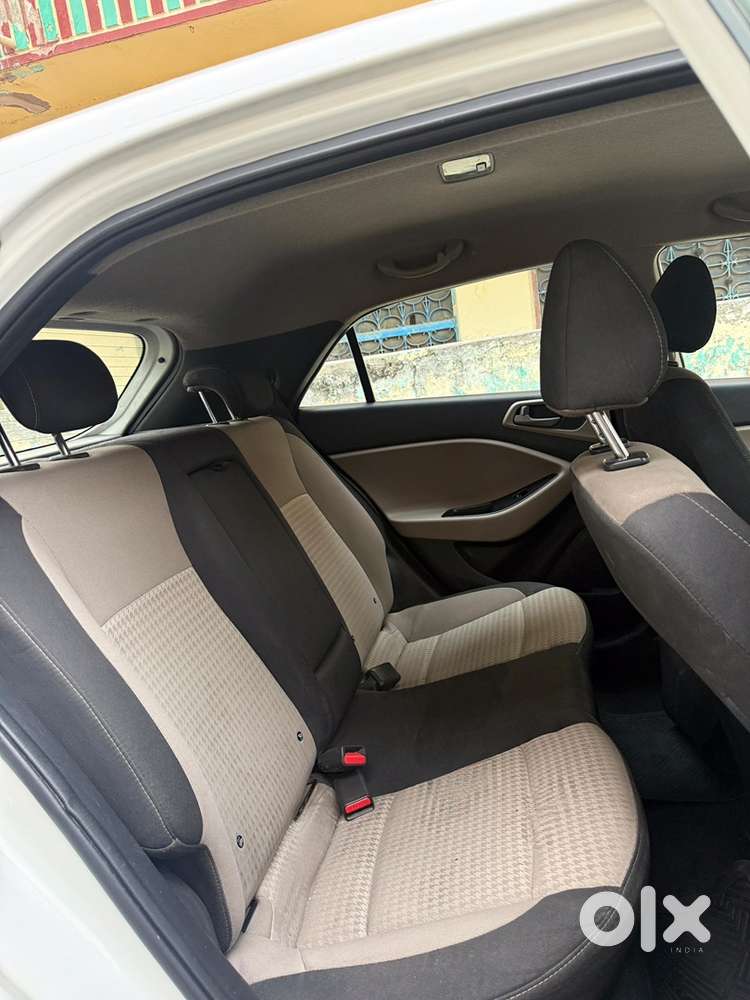 Hyundai Elite I20 Asta (o) 2018  Top Model  White  Vip No. 2626