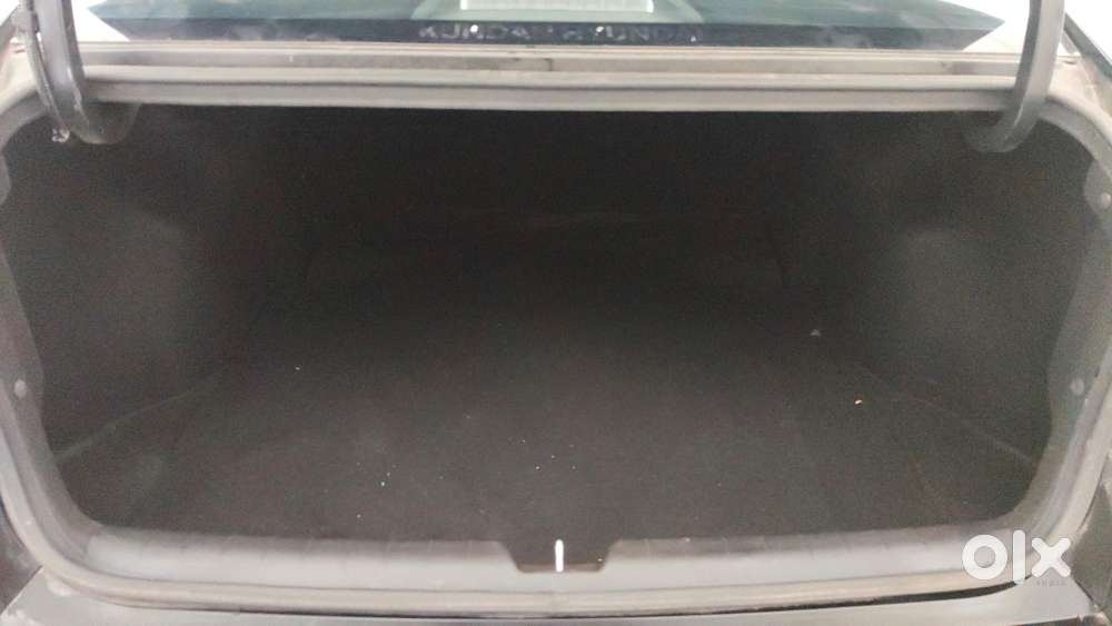 Hyundai Verna 1.5 Mpi Mt Sx (o), 2023, Petrol