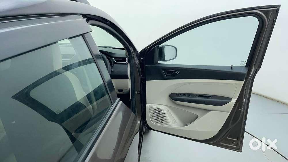 Renault Triber Rxt, 2022, Petrol
