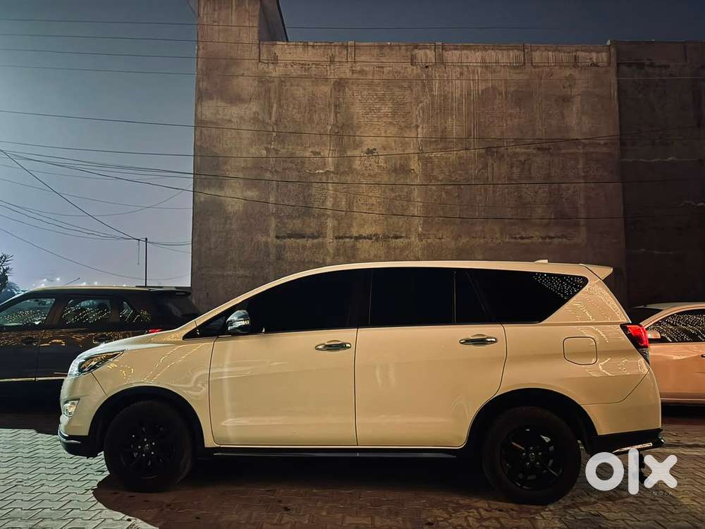 Toyota Innova Crysta Touring Sport 2017