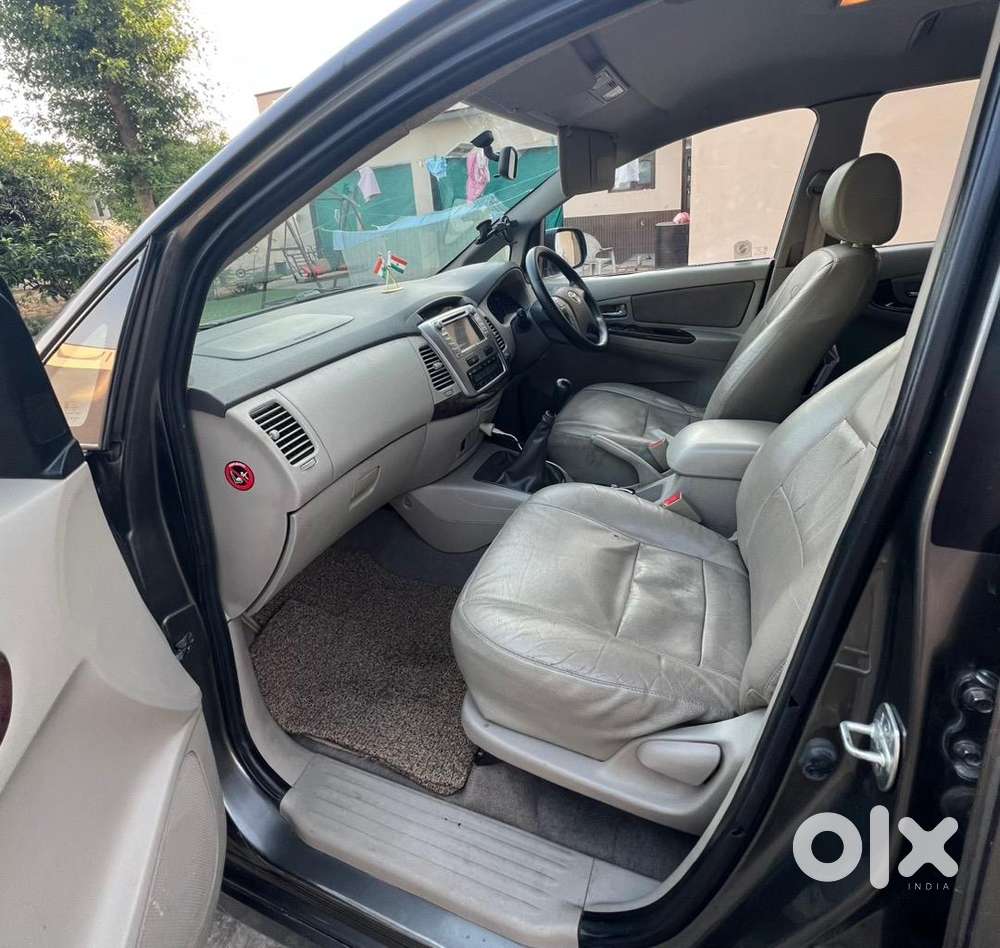 Toyota Innova 2012 Diesel Well Maintained