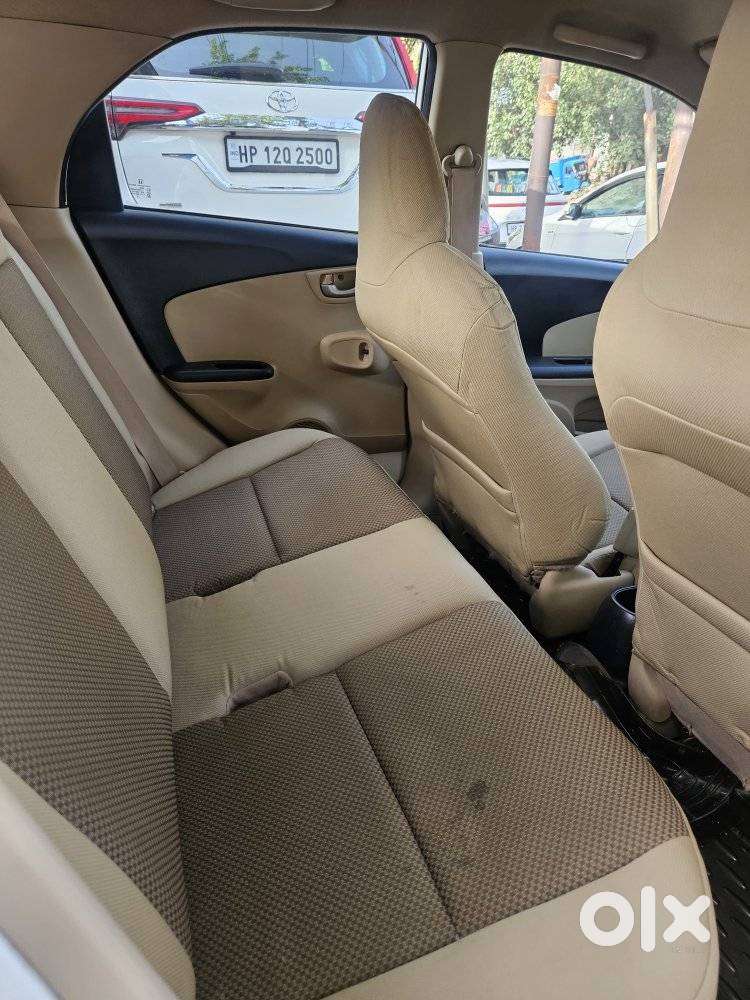 Honda Brio V Automatic, 2014, Petrol