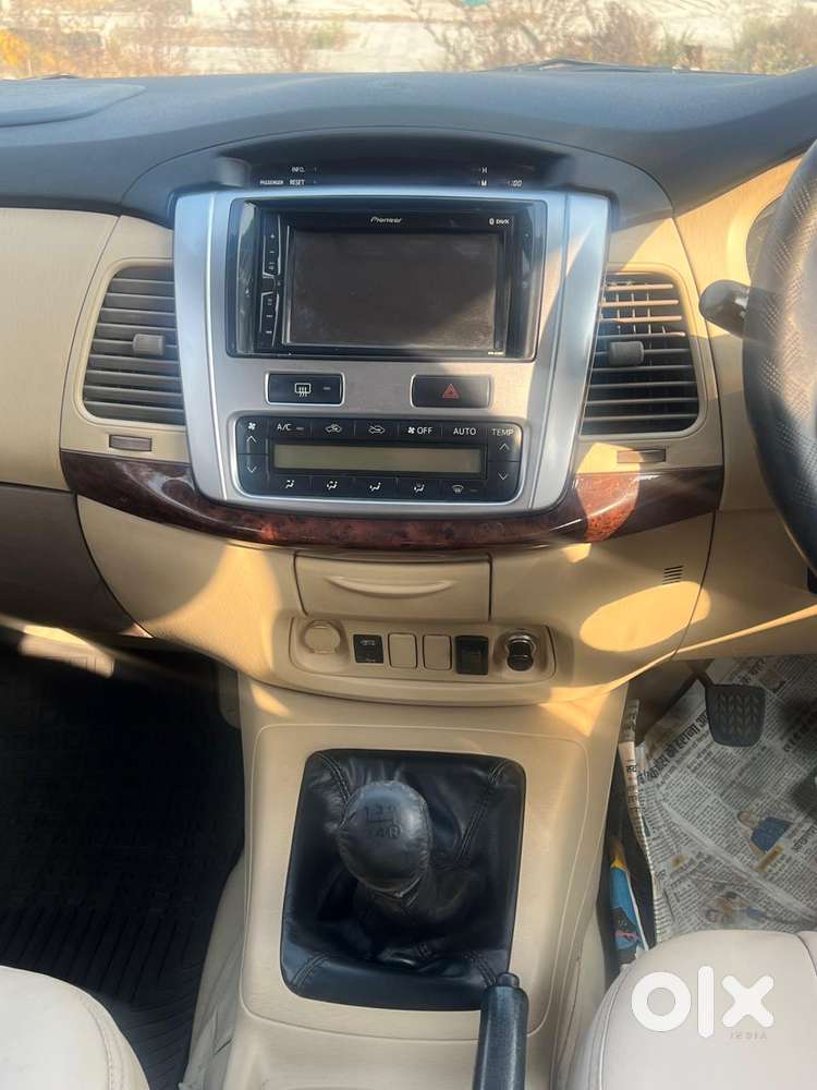 Toyota Innova [2013-2016] 2.5 V Diesel 7 Str, 2015, Diesel