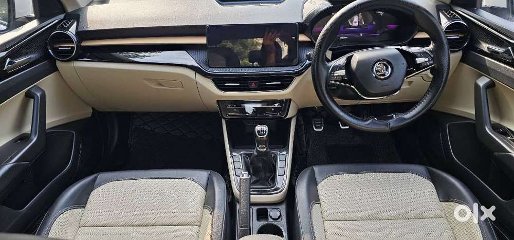 Skoda Slavia Style 1.5l Tsi Mt, 2022, Petrol