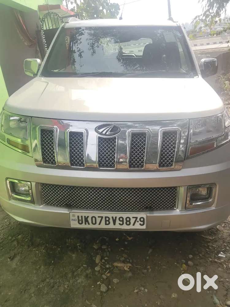 Mhindra Tuv300t6