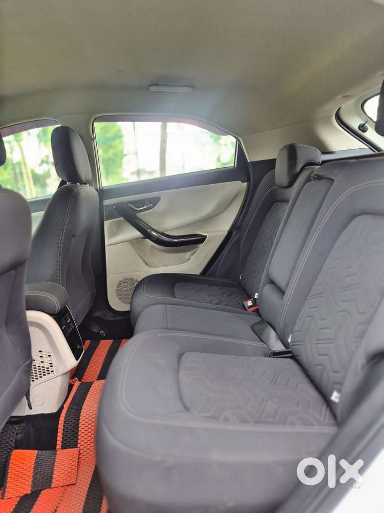 Tata Nexon 1.5 Revotorq Xma Plus (s) Amt, 2022, Petrol