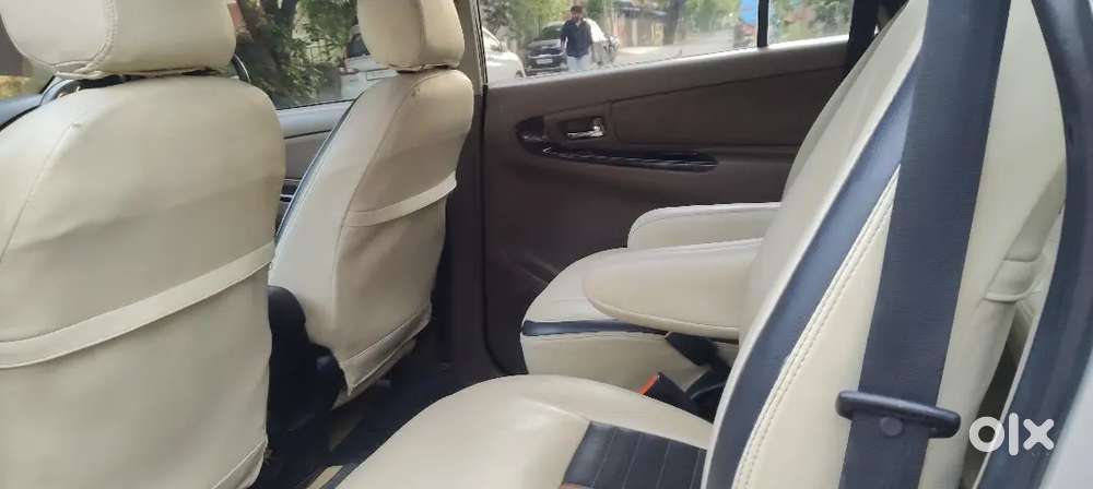 Toyota Innova Diesel 2015 ,company Service,good Looking