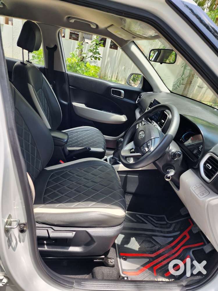 Hyundai Venue 1.2 S (o), 2024, Petrol