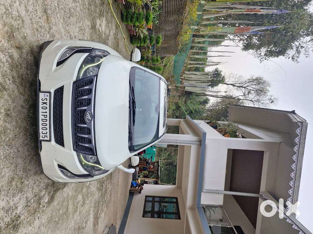 Xuv 500 W10 Well Maintained, Urgent Sell
