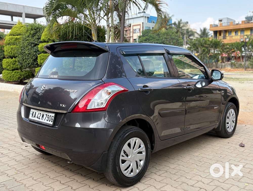 Maruti Suzuki Swift Vxi Optional, 2017, Petrol