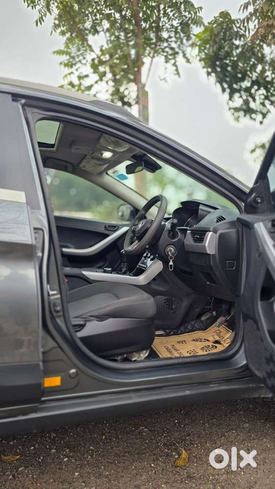 Tata Nexon 2023 Petrol 65000 Km Driven