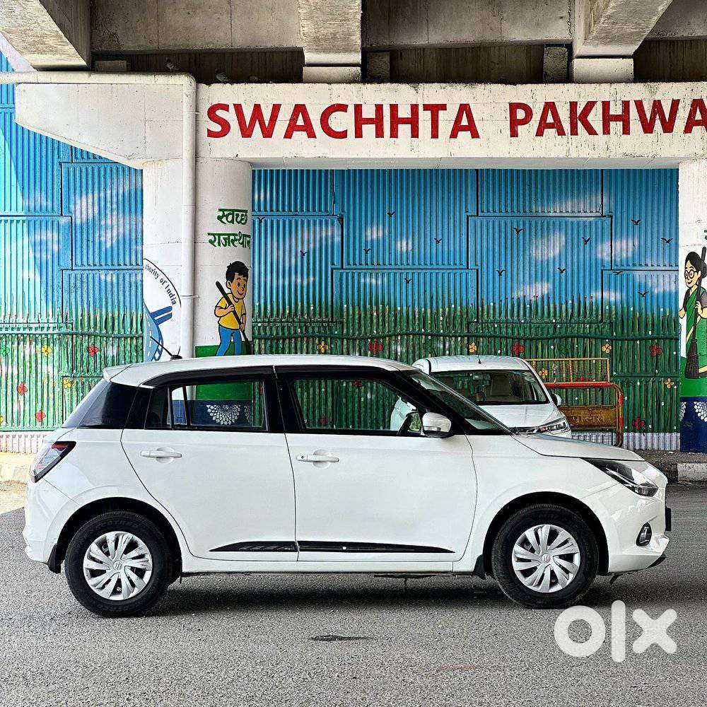 Maruti Suzuki Swift Vxi + Manual, 2025, Petrol