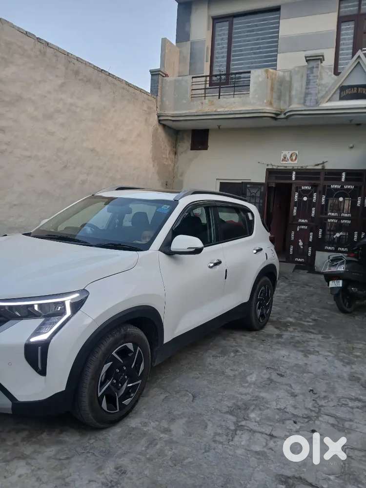 Kia Sonet 2025 Petrol 6000 Km Driven