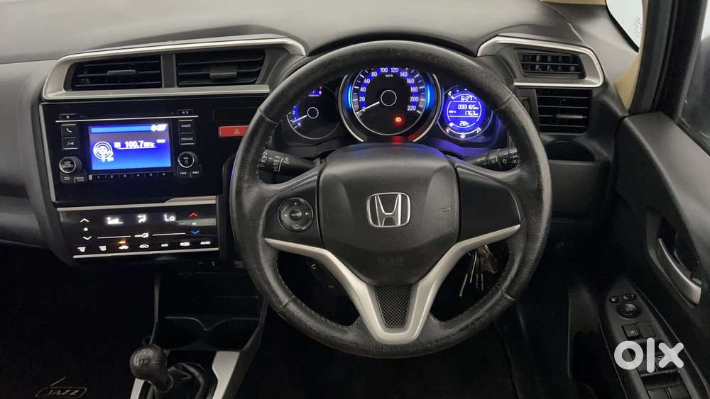 Honda Jazz [2020-2023] 1.2 Vx I-vtec Mt, 2015, Petrol
