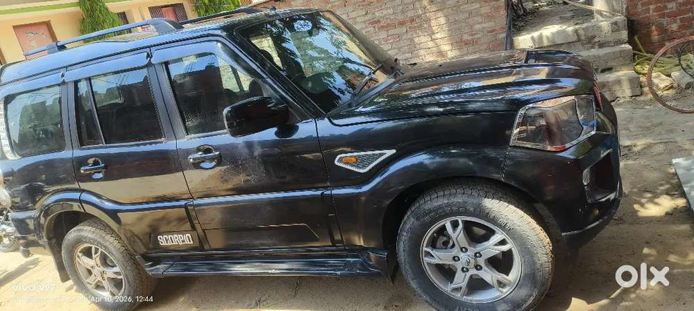 Mahindra Scorpio Classic S10