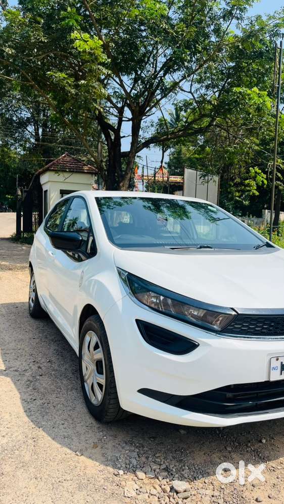 Tata Altroz Petrol & Cng Manual 2023