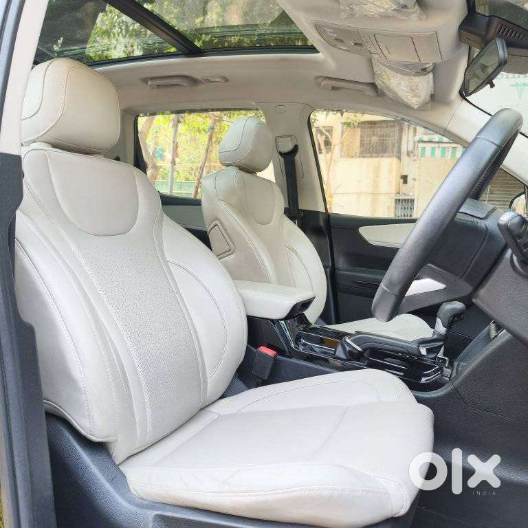 Mahindra Xuv700 2.2 Ax 7 Diesel At Str, 2022, Diesel