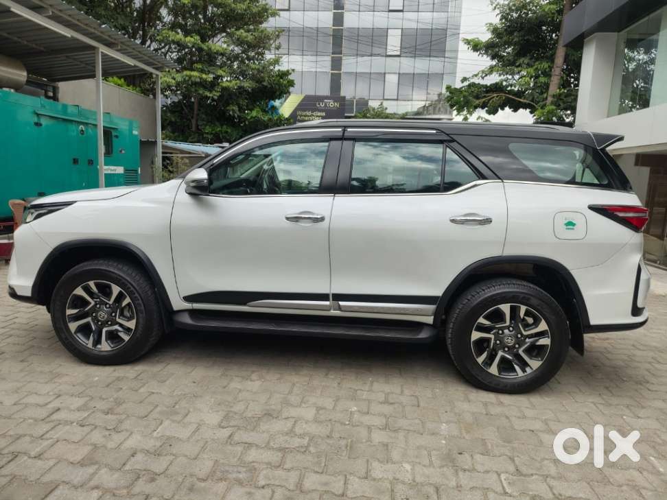 Toyota Fortuner Legender 4x4 At 2.8, 2025