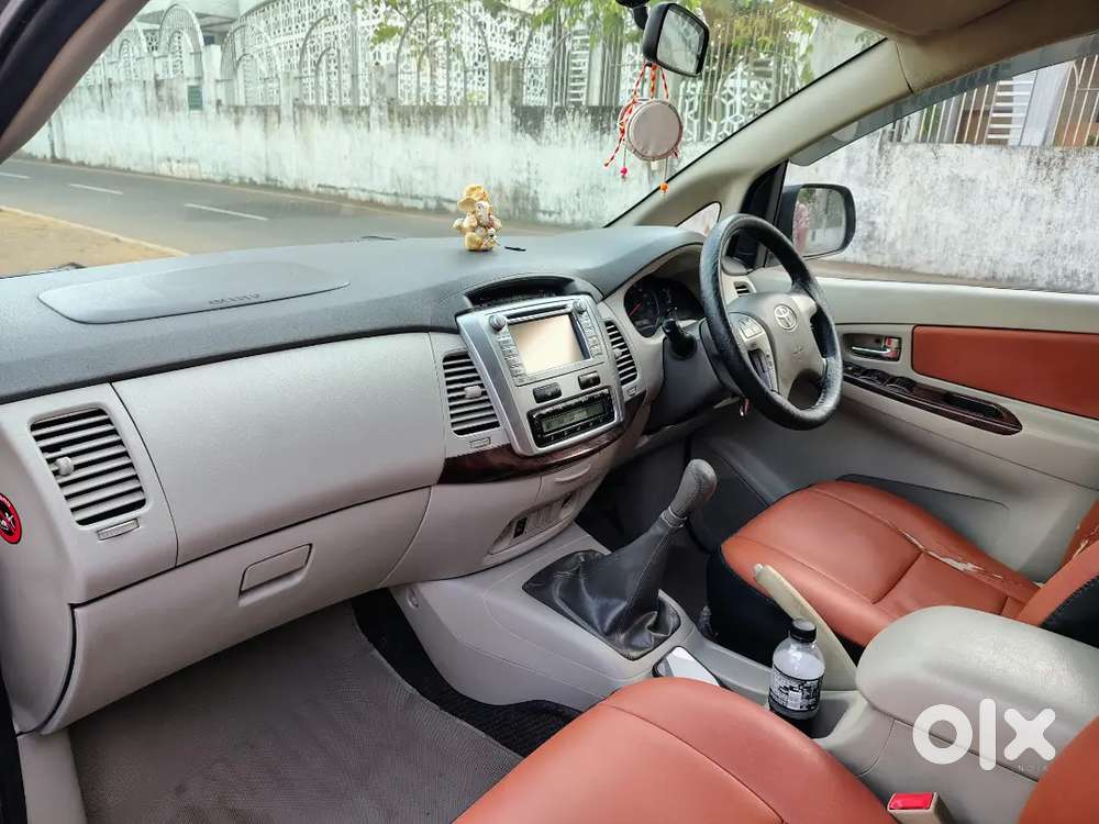 Toyota Innova 2.5 V Diesel 7-seater  Vip Number