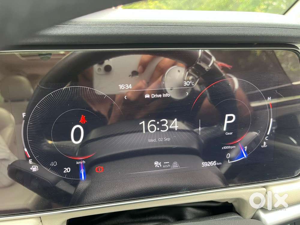 Mahindra Xuv700 2.0 Ax 7 Petrol At Luxury Pack Str, 2021, Petrol