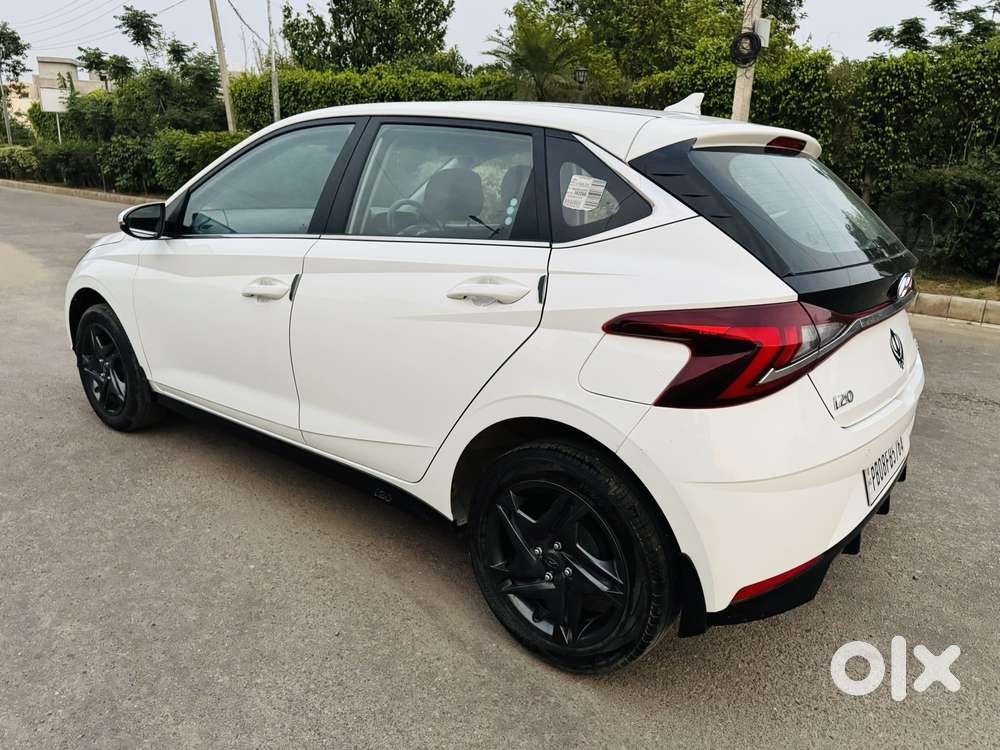 Hyundai I20 Sportz 1.2 Ivt, 2023, Petrol