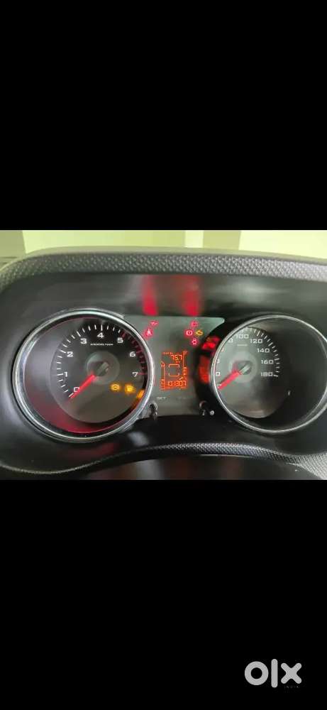 Mahindra Tuv 300 Top Model