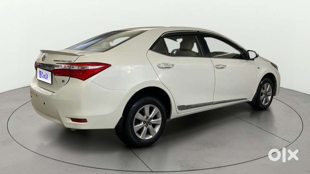 Toyota Corolla Altis [2014-2017] 1.8 G Cvt, 2015, Petrol