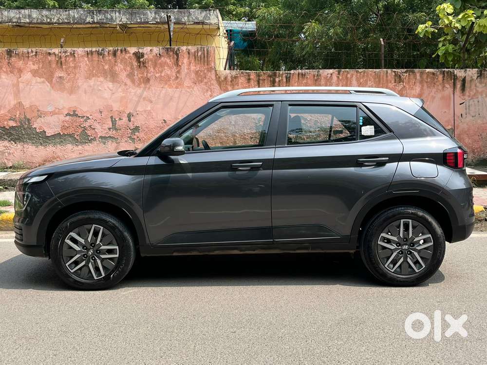 Hyundai Venue 1.0 S (o) Turbo Dct, 2023, Petrol