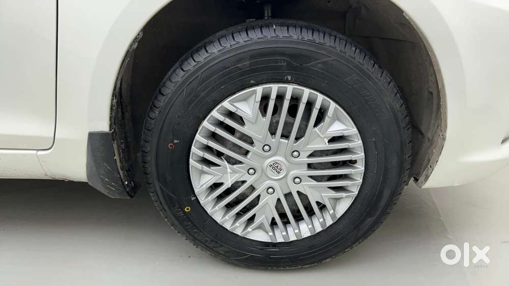 Maruti Suzuki Swift Dzire 1.3 Vxi, 2015, Petrol