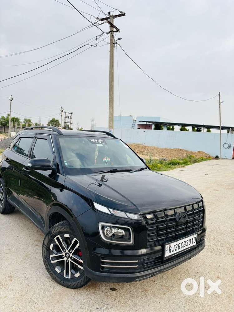 Hyundai Venue Petrol 2024