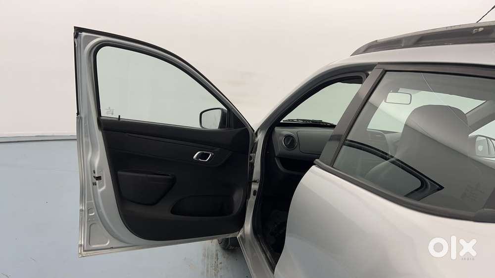 Renault Kwid 2019-ongoing 1.0 Rxt Amt (o), 2019, Petrol
