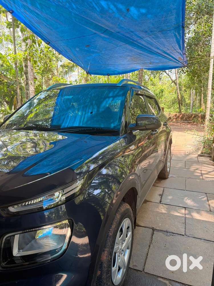 Hyundai Venue 2022 Petrol Well Maintained