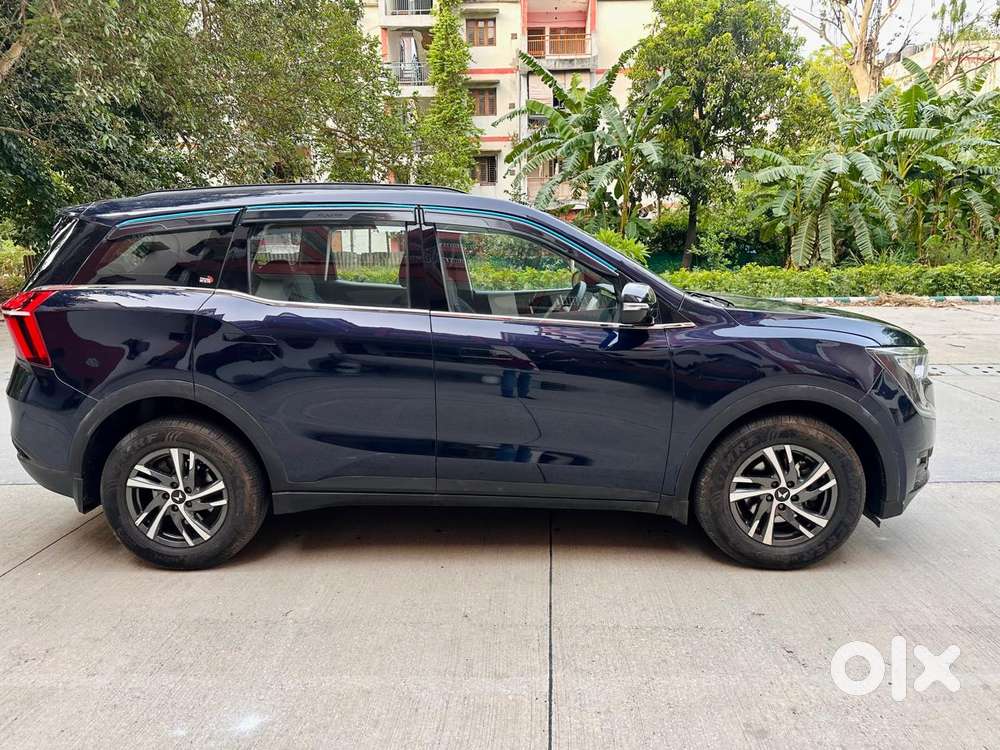 Mahindra Xuv700 2.0 Ax 5 Petrol Mt 7 Str, 2024, Petrol