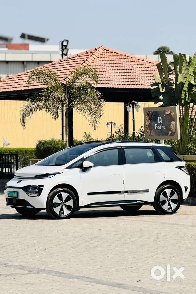 Mg Windsor Ev Essence, 2024, Electric