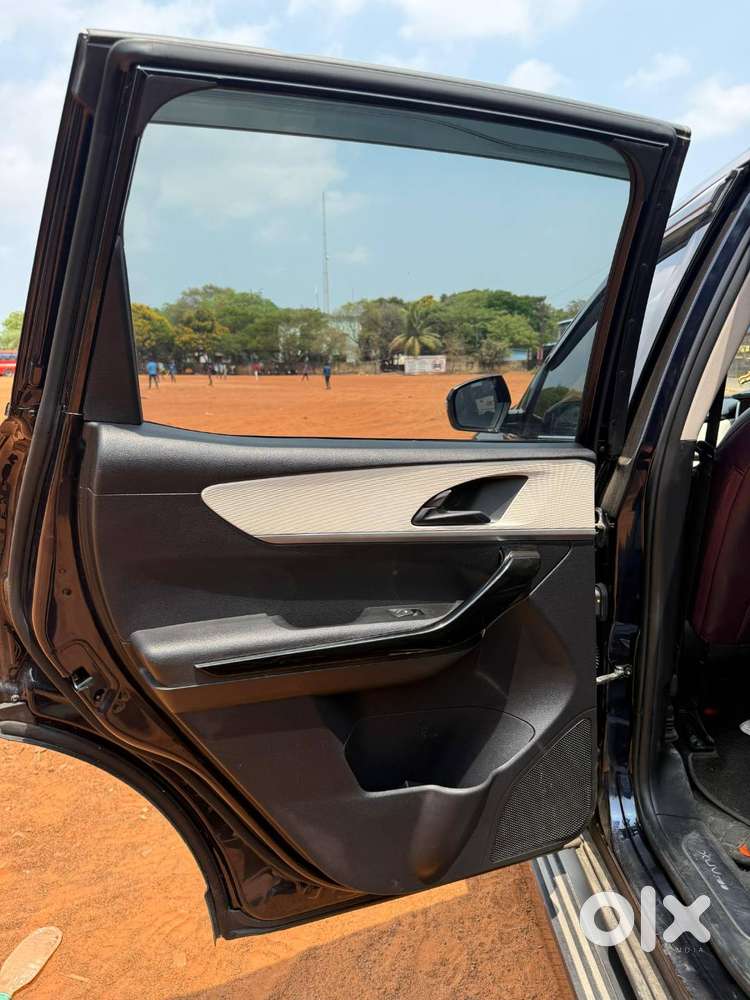 Mahindra Xuv 700 2024
