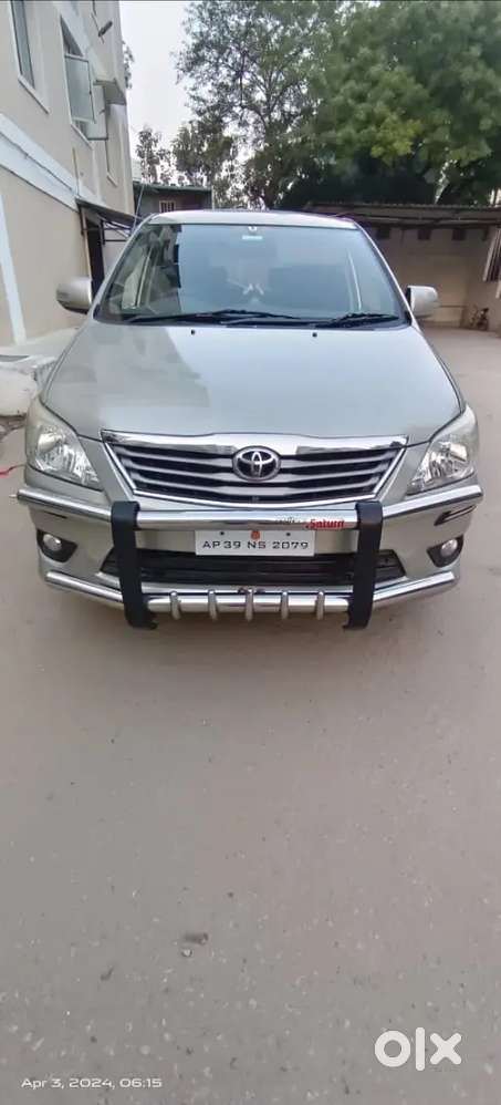 Toyota Innova 2.5 V 2012 Diesel Manual