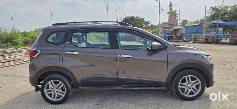 Renault Triber Rxz, 2021, Petrol