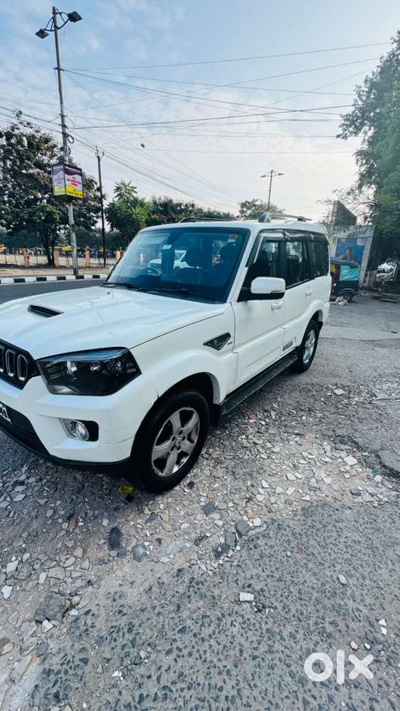 Mahindra Scorpio S11 Diesel 2018