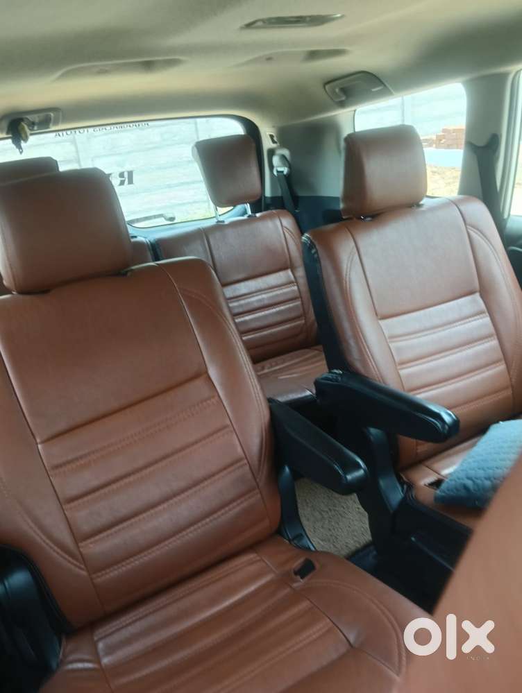 Toyota Innova Crysta 2.4 G Mt 7 Str, 2018, Petrol