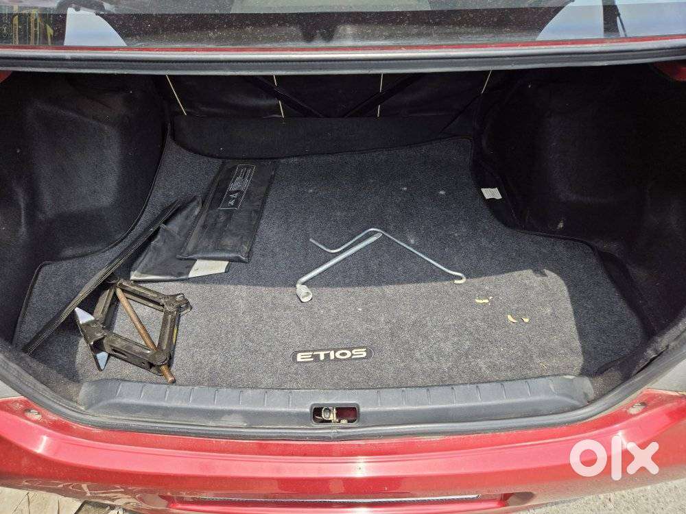 Toyota Etios 2010-2012 V, 2011, Petrol
