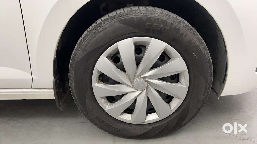 Skoda Slavia Active 1.0l Tsi Mt, 2022, Petrol