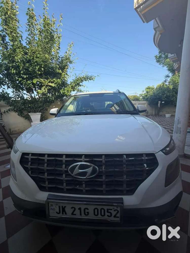 Hyundai Venue 2021 Petrol 39000 Km Driven