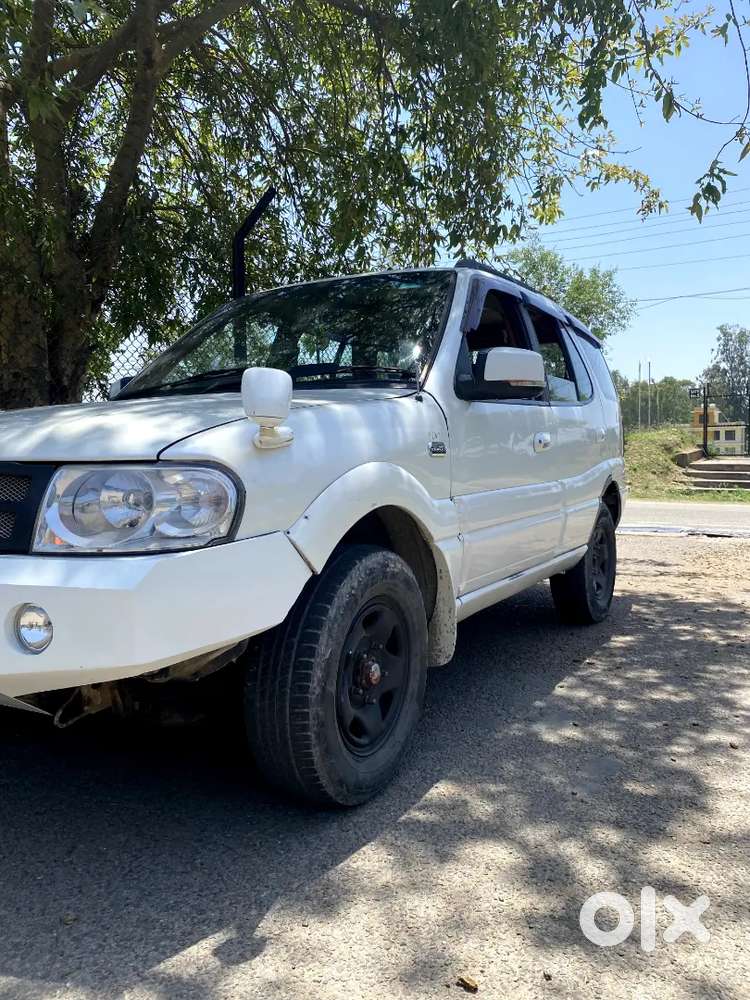 Tata Safari Dicor 2011