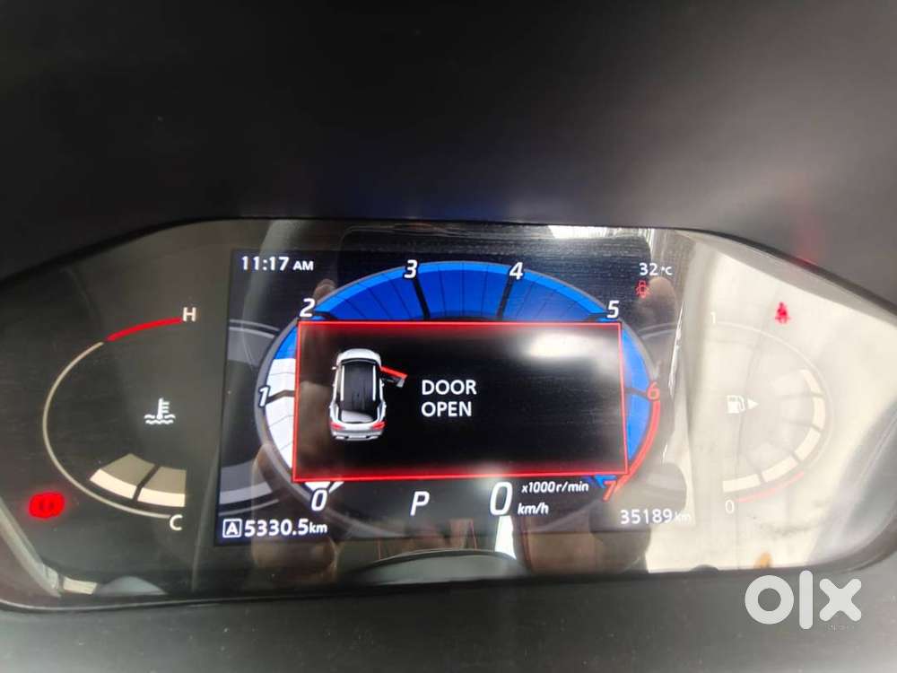 Nissan Magnite Xv Turbo Cvt (executive) 2023  1st Owner