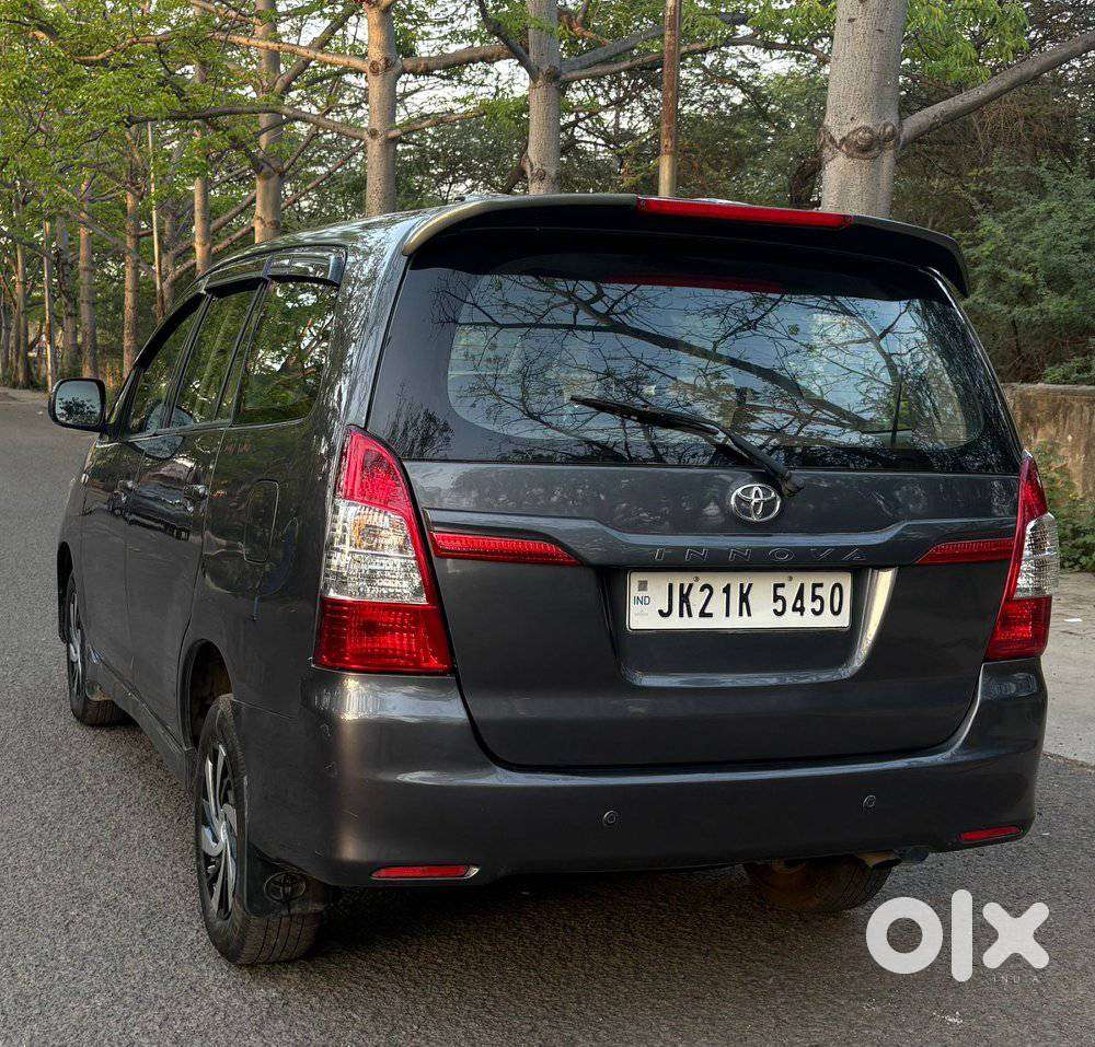 Toyota Innova 2.5 G (diesel) 7 Seater Bs Iv, 2015, Diesel