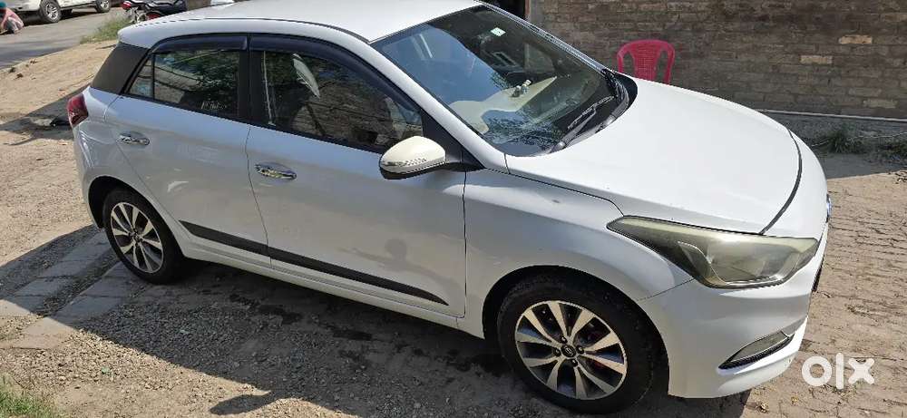 Hyundai Elite I20 2015 Diesel 120000 Km Driven