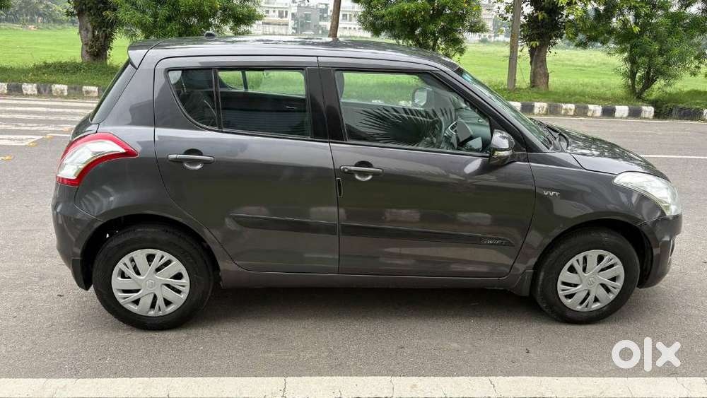 Maruti Suzuki Swift Vxi Abs Bsiv, 2017, Petrol