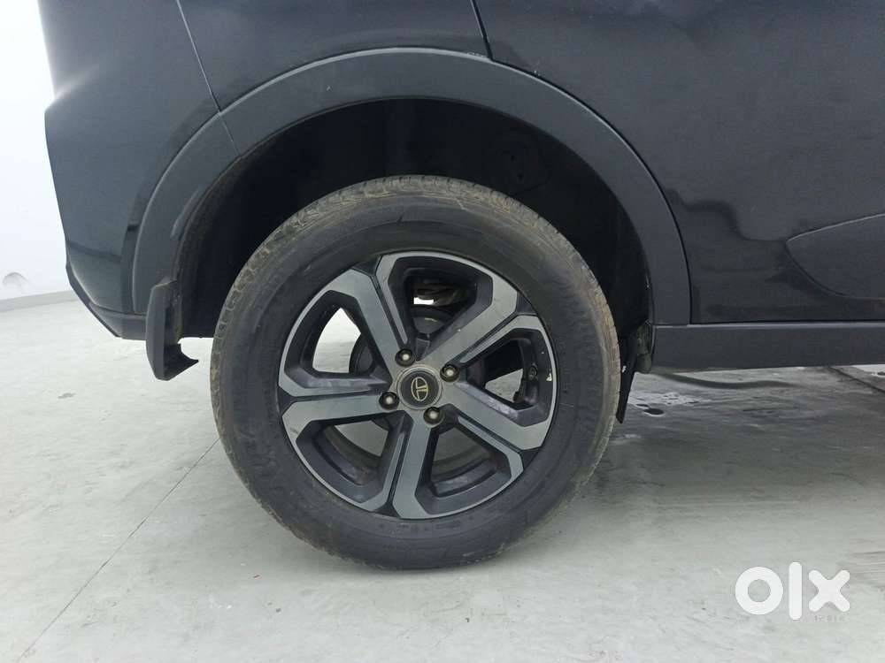Tata Nexon 1.5 Revotorq Xza Plus Luxs Red Dark Edition Amt, 2023, Di..