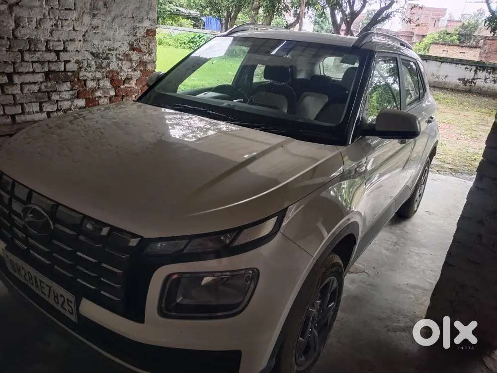 Hyundai Venue Petrol Manual 2024