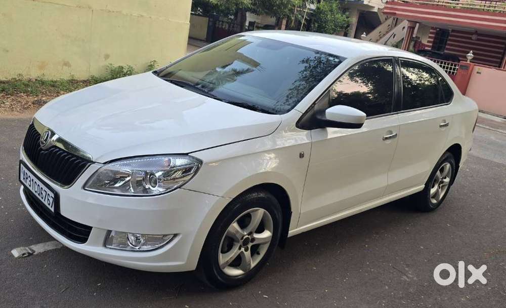 Skoda Rapid 1.6 Mpi Elegance, 2014, Petrol